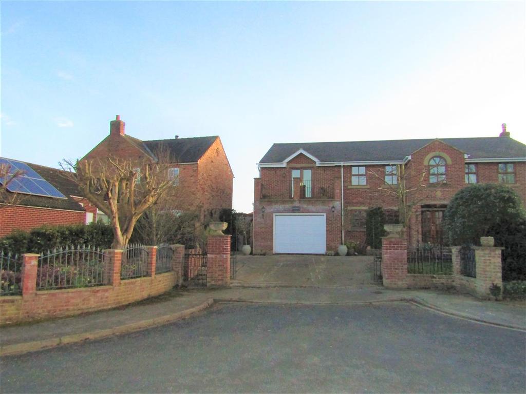 Mill Lane, Boroughbridge, York 6 bed house £2,500 pcm (£577 pw)