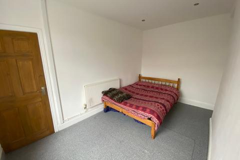 38 Aberdare Road, Blaenllechau, Ferndale, CF43 4PF