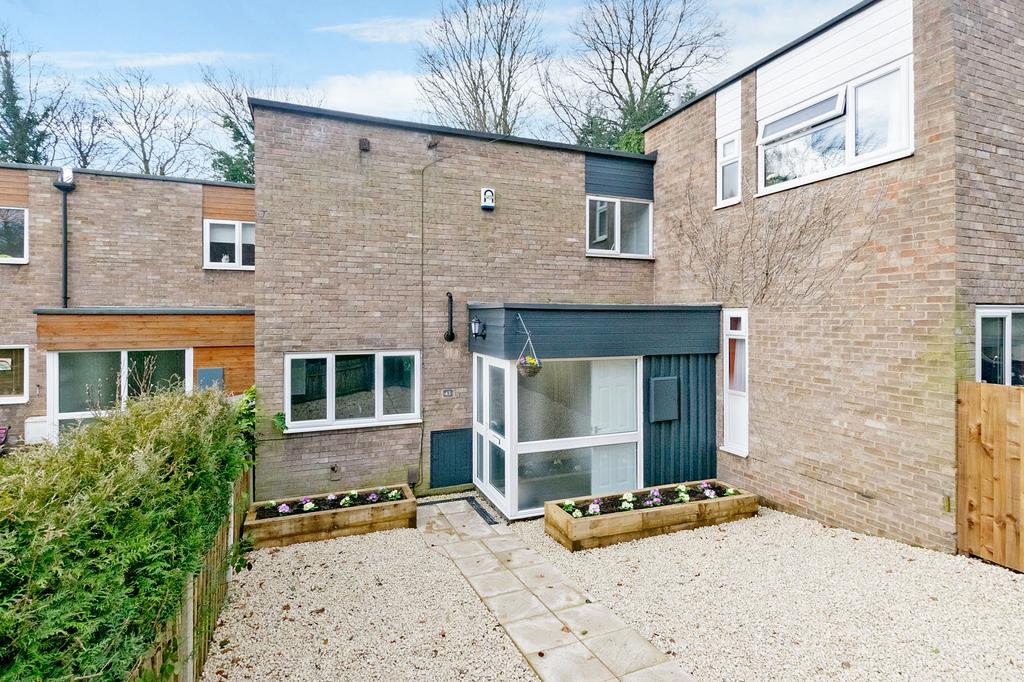 Gledhow Wood Close, Leeds, LS8 3 bed terraced house £250,000