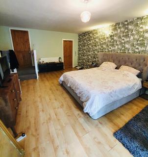 Apartment 2, 36 Falkner Square, Liverpool, L8 7NZ