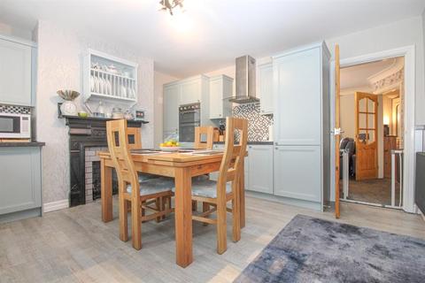 1 Canada Crescent, Rawdon, Leeds, LS19 6LT