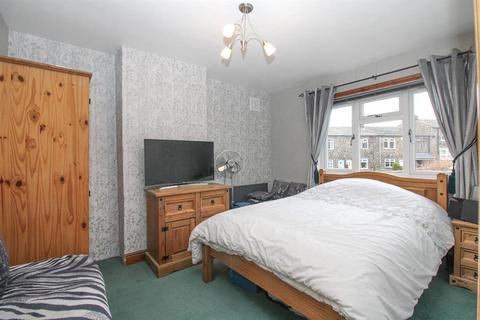 1 Canada Crescent, Rawdon, Leeds, LS19 6LT