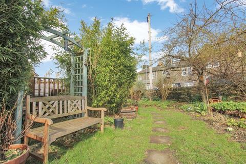 1 Canada Crescent, Rawdon, Leeds, LS19 6LT