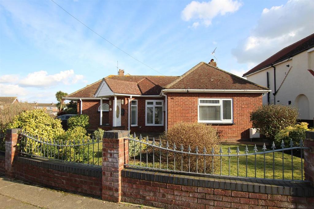 Holland Park, ClactononSea 2 bed bungalow £350,000