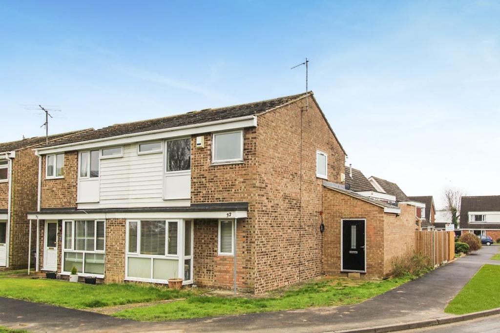 Lincroft, Oakley, Bedford 3 bed semidetached house for sale £300,000