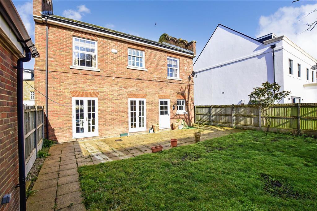Ardent Avenue, Walmer, Deal, Kent 4 bed detached house £570,000