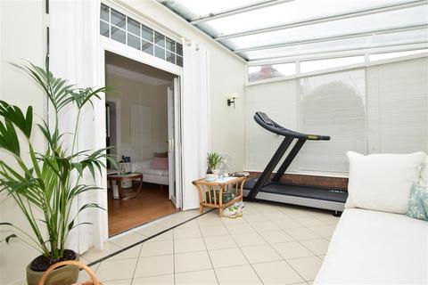 25 Grasmere Road, Purley, CR8 1DY