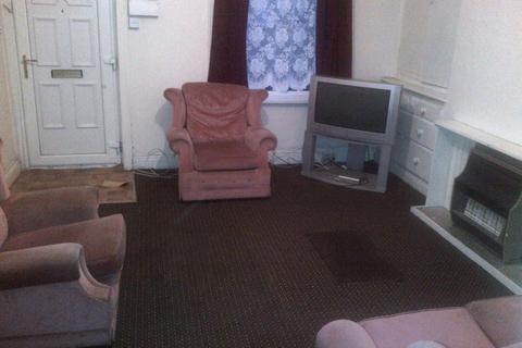 3 Farnham Road, Bradford, BD7 3JE