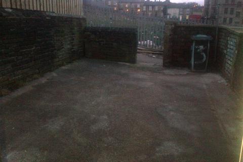 3 Farnham Road, Bradford, BD7 3JE