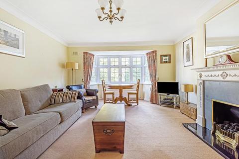 18 Imber Close, Esher, KT10 8EB
