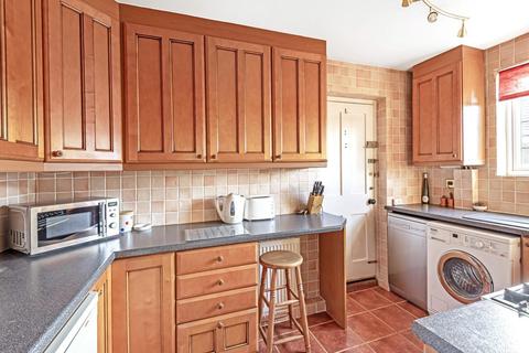 18 Imber Close, Esher, KT10 8EB