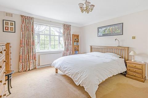 18 Imber Close, Esher, KT10 8EB
