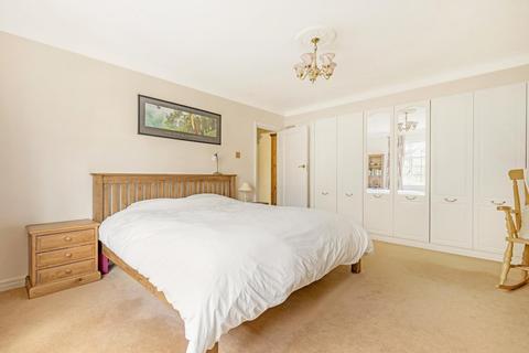 18 Imber Close, Esher, KT10 8EB