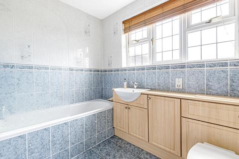 18 Imber Close, Esher, KT10 8EB
