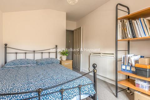 54 Silvermere Road, London, SE6 4QS