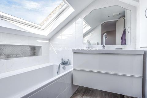 54 Silvermere Road, London, SE6 4QS