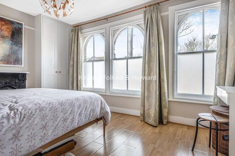 54 Silvermere Road, London, SE6 4QS