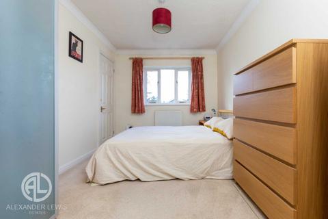 8 Gillison Close, Letchworth Garden City, SG6 1QL