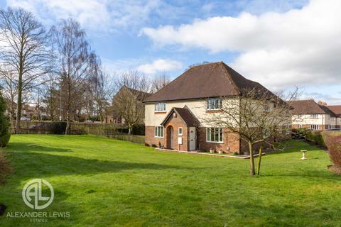 8 Gillison Close, Letchworth Garden City, SG6 1QL