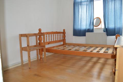 2 bedroom flat to rent, Olney Road, Walworth, London, SE17