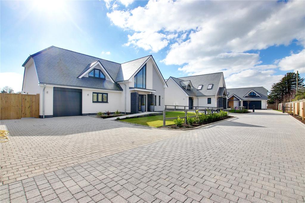 Sea Lane, Ferring, West Sussex, BN12 4 bed detached house for sale £