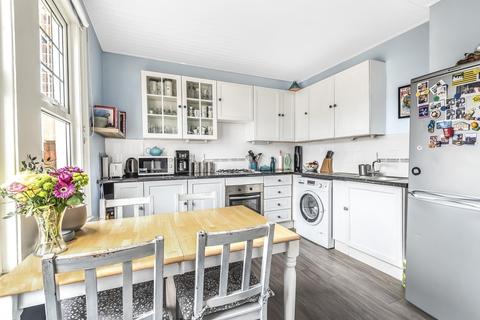 82b Broad Street, Teddington, TW11 8QT