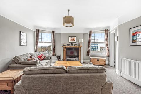 82b Broad Street, Teddington, TW11 8QT