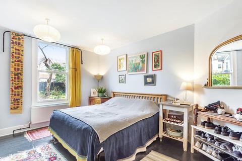 1 Rastell Avenue, London, SW2 4XP