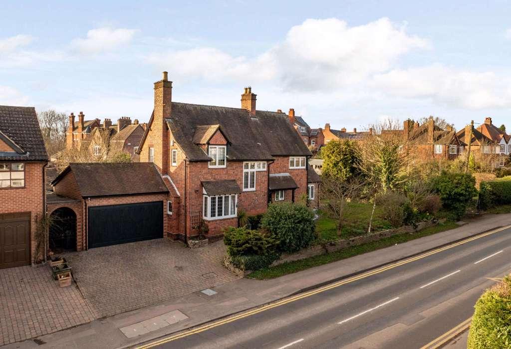 Ashby Road, Tamworth, B79 8AU 3 bed detached house £479,000