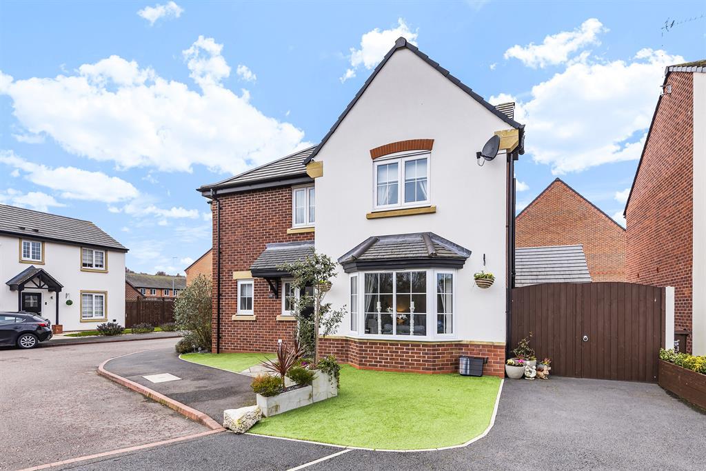 Carroll Close, Leigh, WN7 4BU 4 bed detached house £330,000