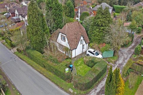 15 Chaldon Common Road, Chaldon, Caterham, CR3 5DE