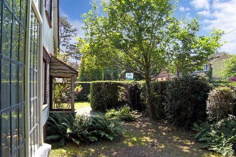 15 Chaldon Common Road, Chaldon, Caterham, CR3 5DE