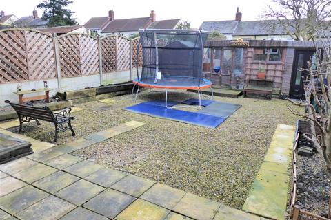 35 Acres Hall Crescent, Pudsey, LS28 9DY