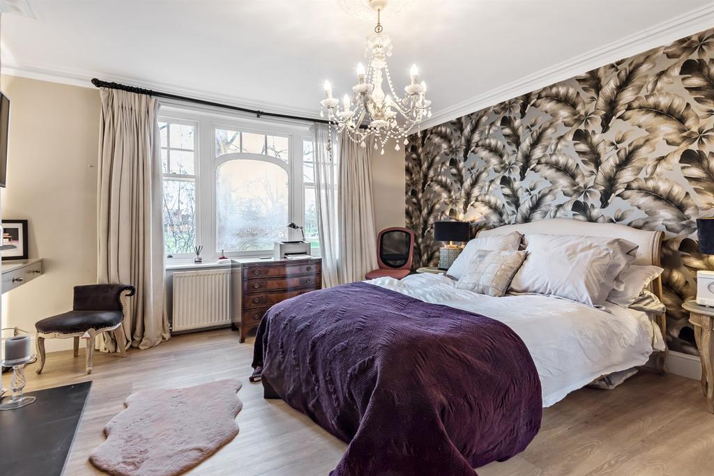 Bedroom+