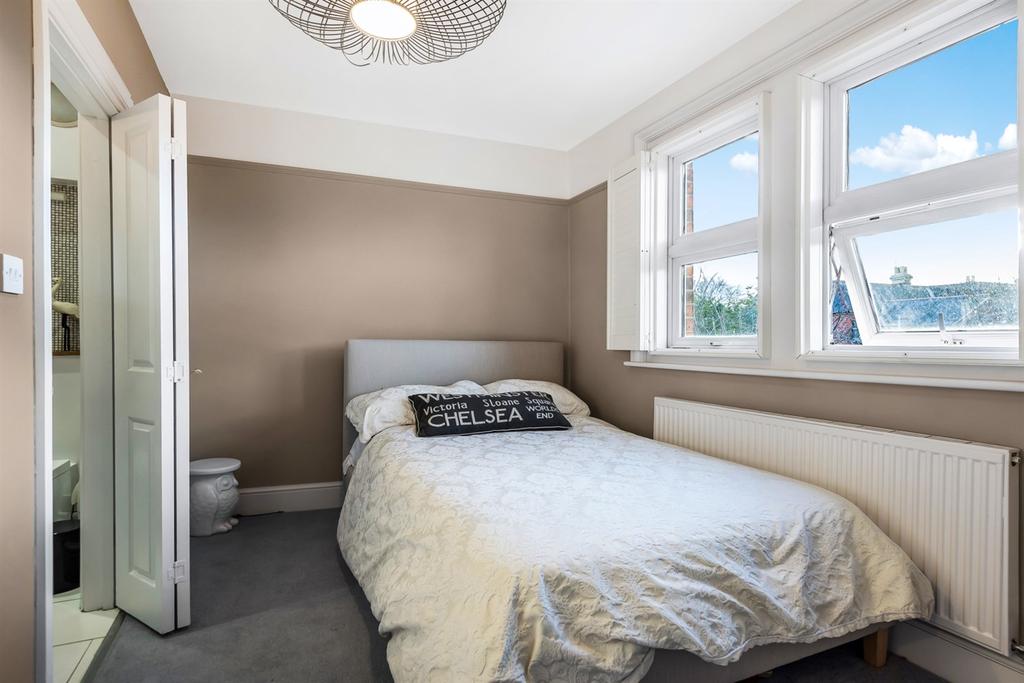 Bedroom+