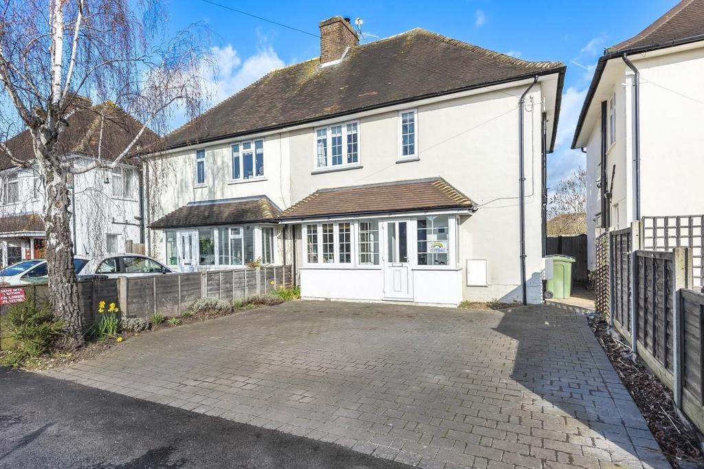 Woodbridge Hill Gardens, Guildford, GU2 3 bed semidetached house £
