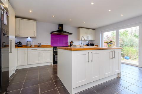 26 Beechwood Close, Amersham, HP6 6QU