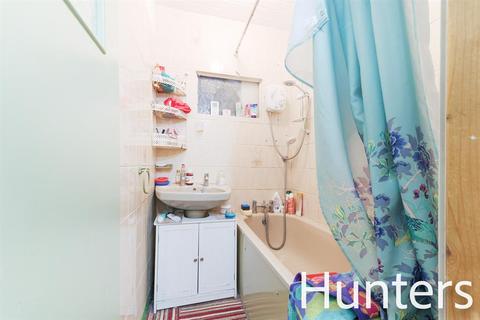 254 Ash Grove, Hounslow, TW5 9DY