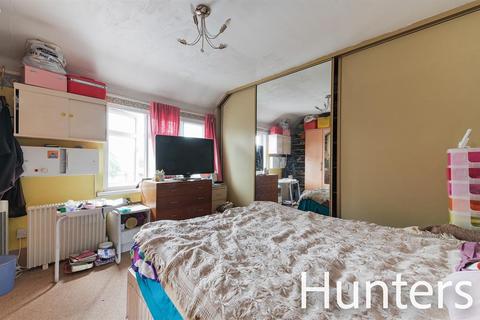 254 Ash Grove, Hounslow, TW5 9DY