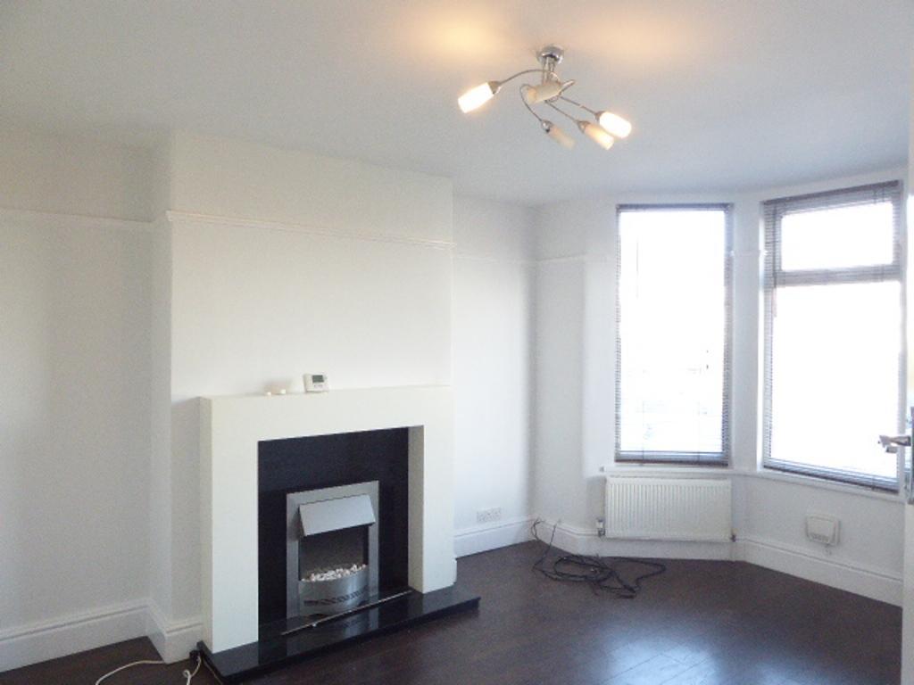 Huntley Drive, Hull, HU5 4DP 3 bed terraced house £154,950