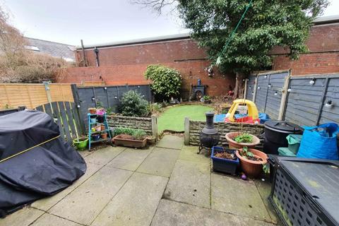 7 Catherine Street, Lees, Oldham, OL4 5AN