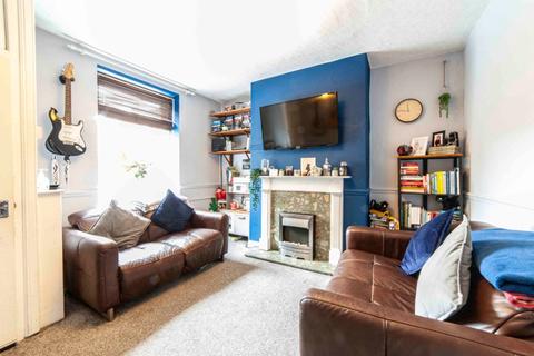 7 Catherine Street, Lees, Oldham, OL4 5AN