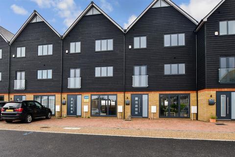 5 bedroom townhouse for sale, Waterside Close, Faversham, Kent