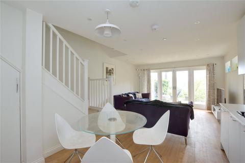 2 Lasseter Place, London, SE3 7UX