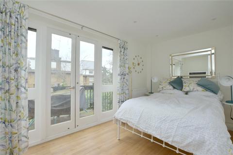 2 Lasseter Place, London, SE3 7UX
