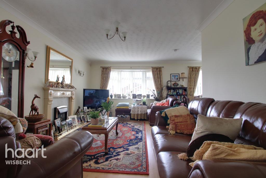 New Road, Sutton Bridge, Spalding 3 bed detached bungalow £285,000