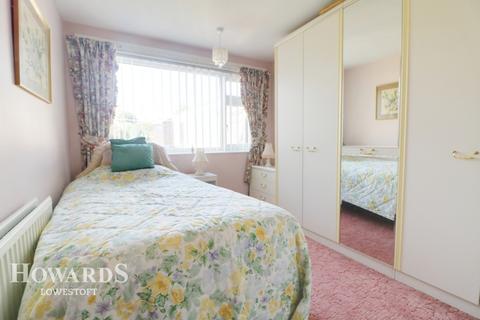 24 Breydon Way, Lowestoft, NR33 9AT