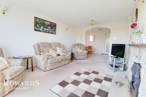 24 Breydon Way, Lowestoft, NR33 9AT