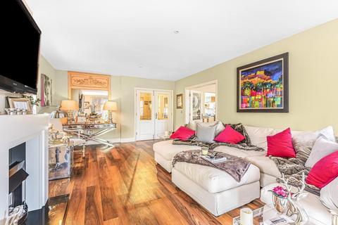 63 Knox Road, Guildford, GU2 9AH