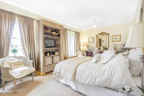 63 Knox Road, Guildford, GU2 9AH